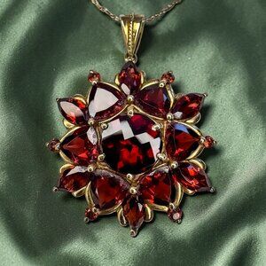 VINTAGE- 10K Gold -Bohemian Garnet Cluster Necklace -19"- 10CT - Natural Garnets